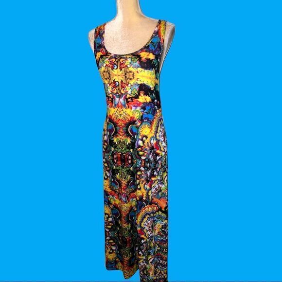The pyramid collection beautiful colorful print maxi dress! - Picture 4 of 9